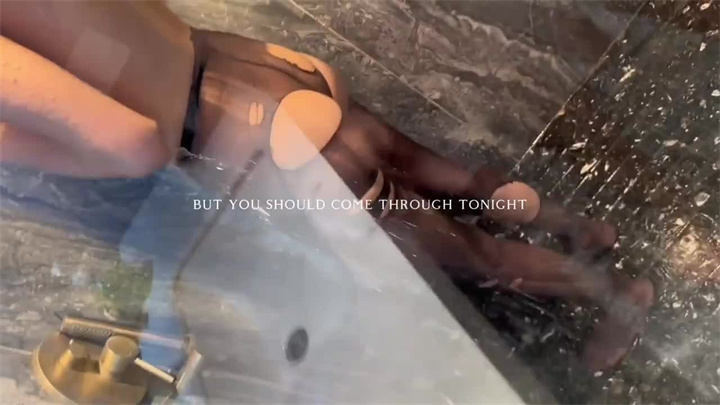 浴室大长腿,后入嫩模超完美比例