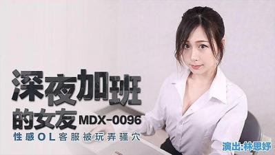 双腿肩上扛后入抱起来操,震动棒玩弄快速旋转